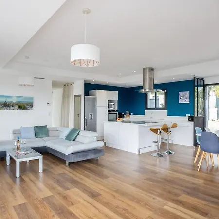 Splendid With Pool And Seaview 20 Min Away From Center - Welkeys Villa *