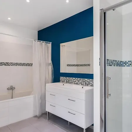Splendid With Pool And Seaview 20 Min Away From Center - Welkeys Nice